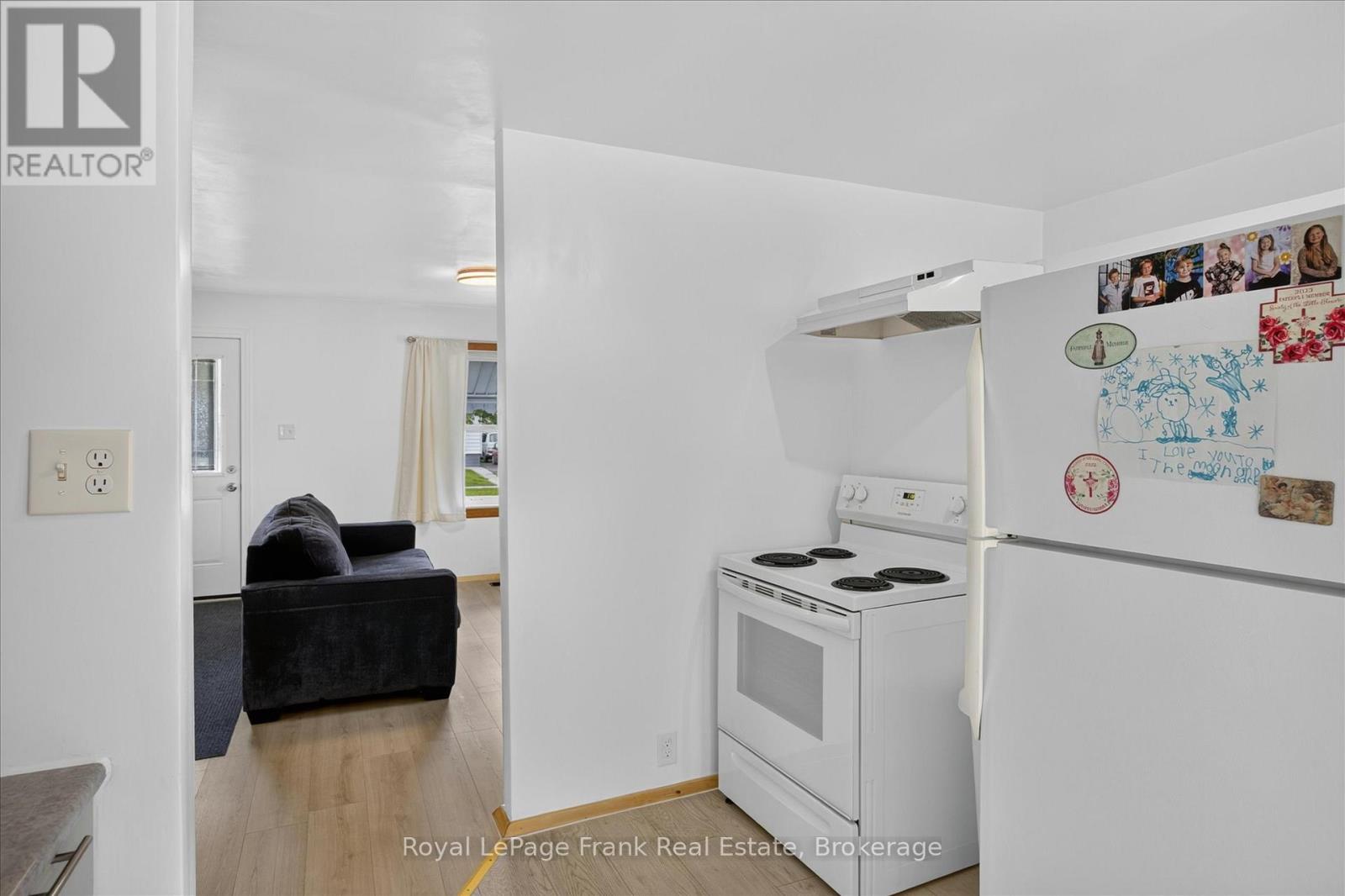 500 GLENGARRY AVENUE - 8