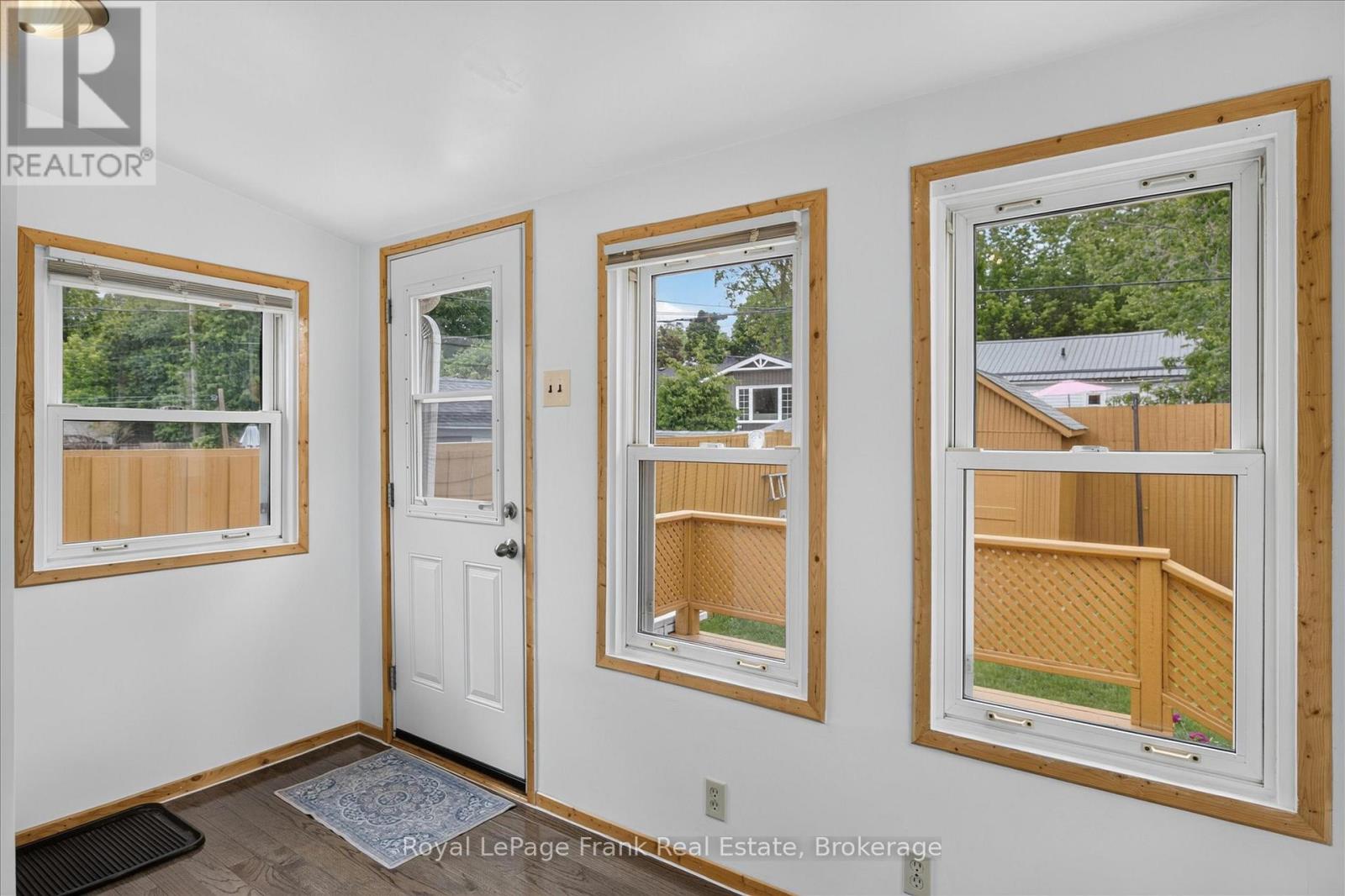 500 GLENGARRY AVENUE - 9