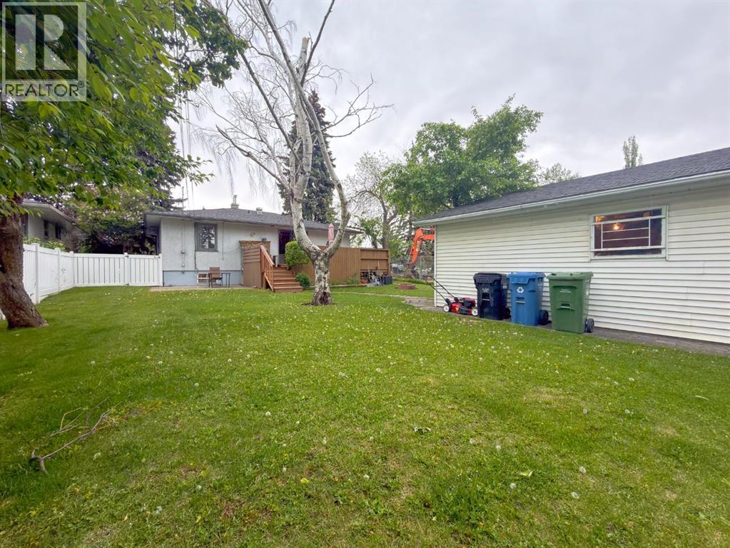 2115 Halifax Crescent NW — photo 21
