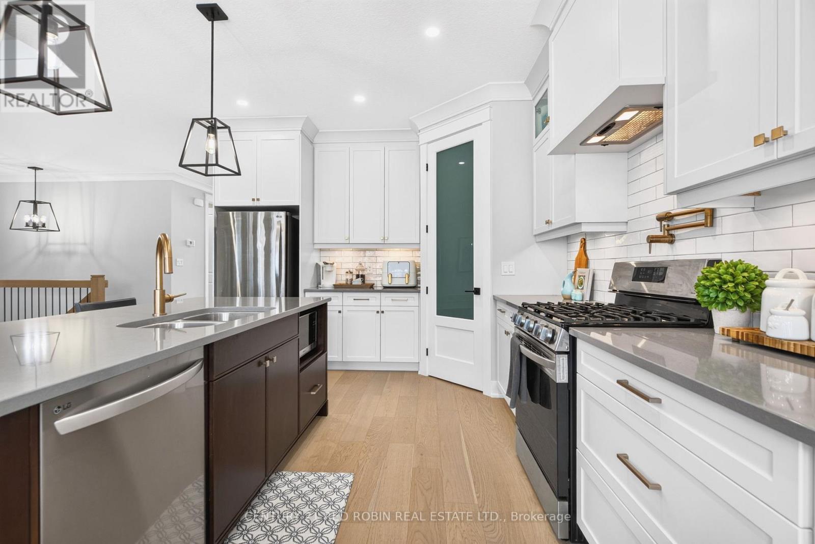 35 ELLIOT STREET - 10