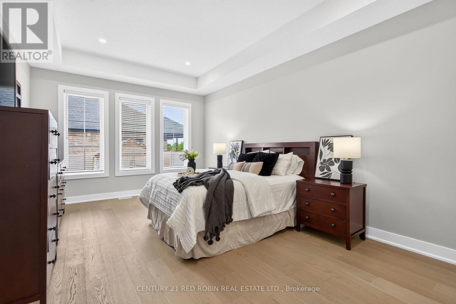 35 ELLIOT STREET - 14