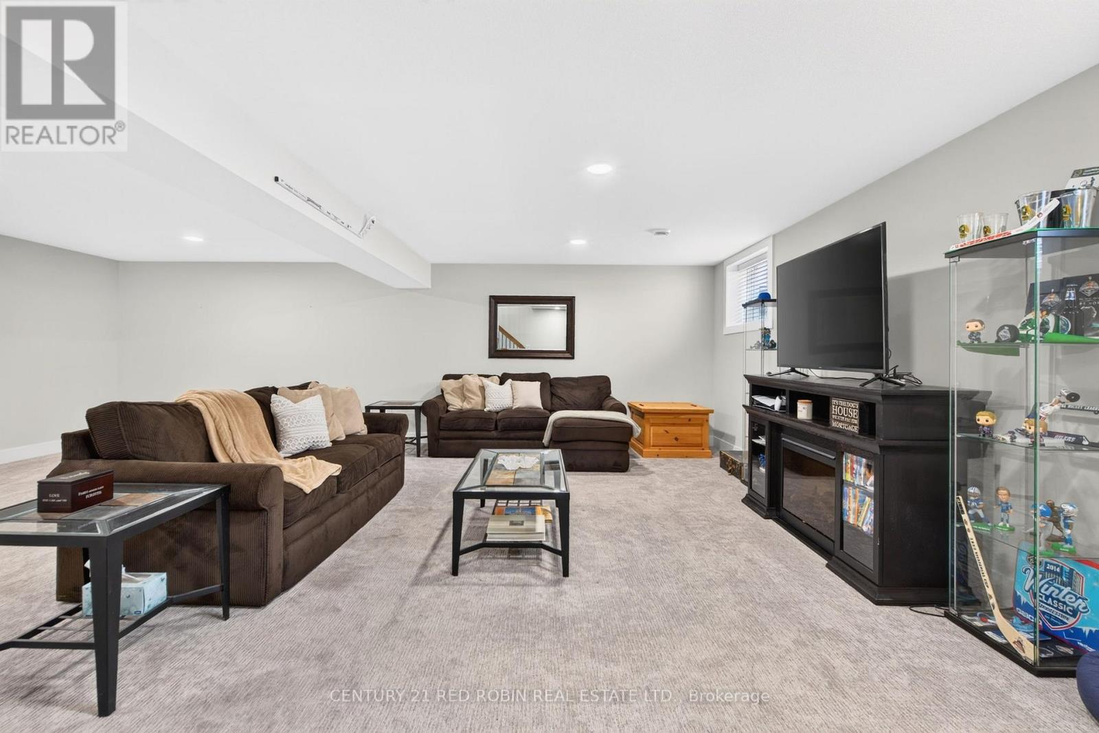 35 ELLIOT STREET - 24