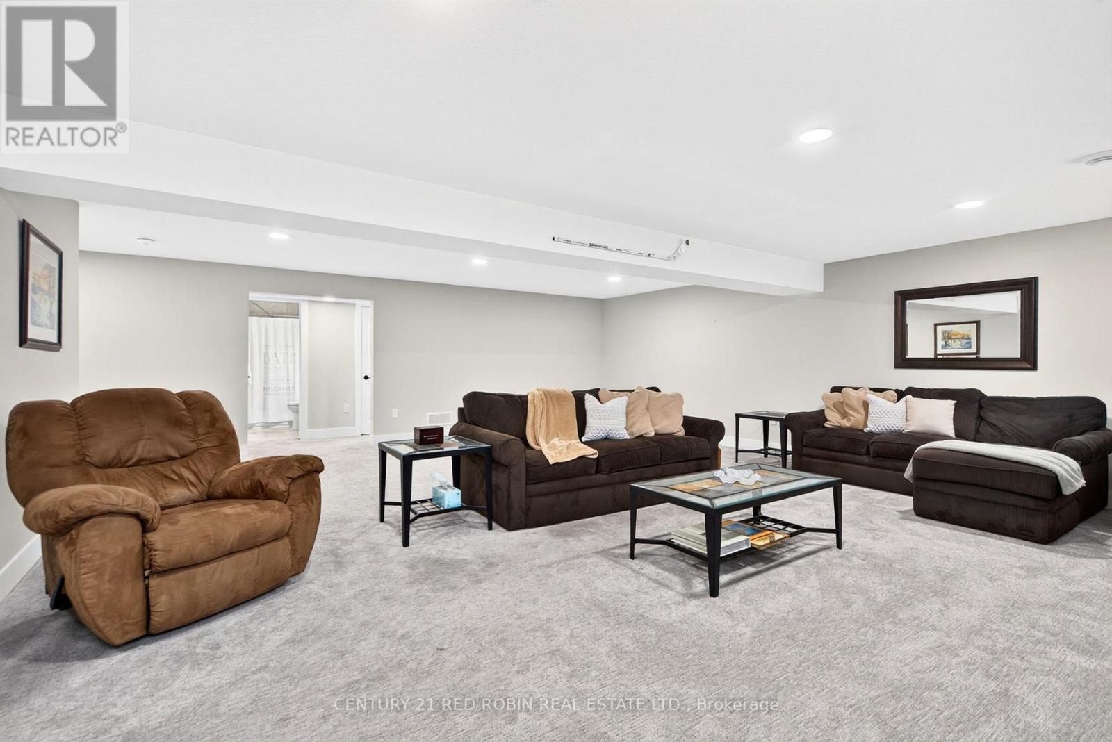 35 ELLIOT STREET - 25