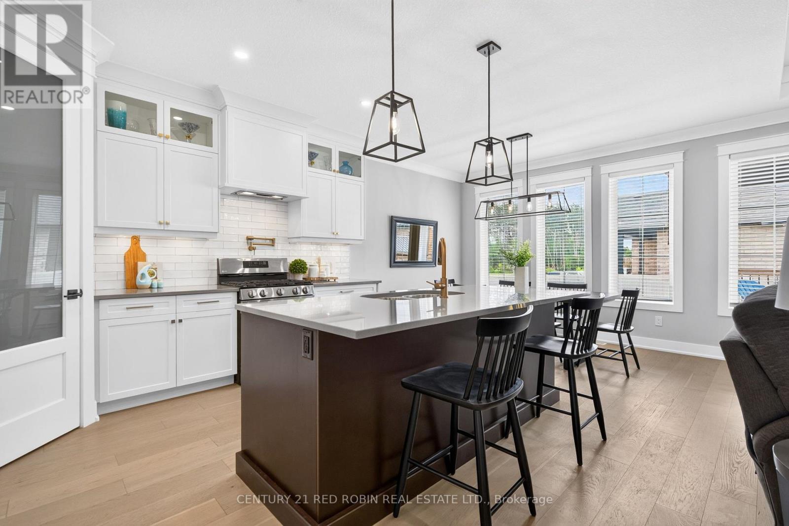 35 ELLIOT STREET - 9