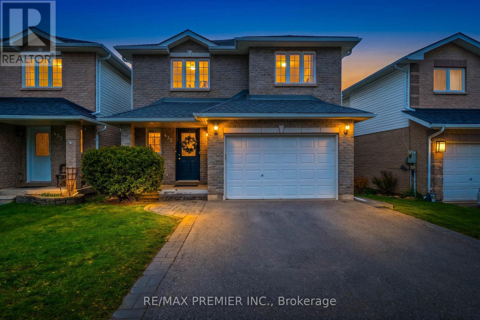 435 SIMCOE STREET - 1