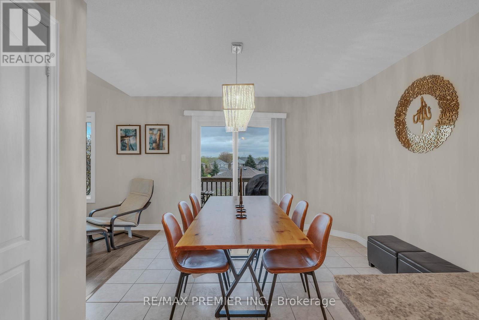 435 SIMCOE STREET - 13