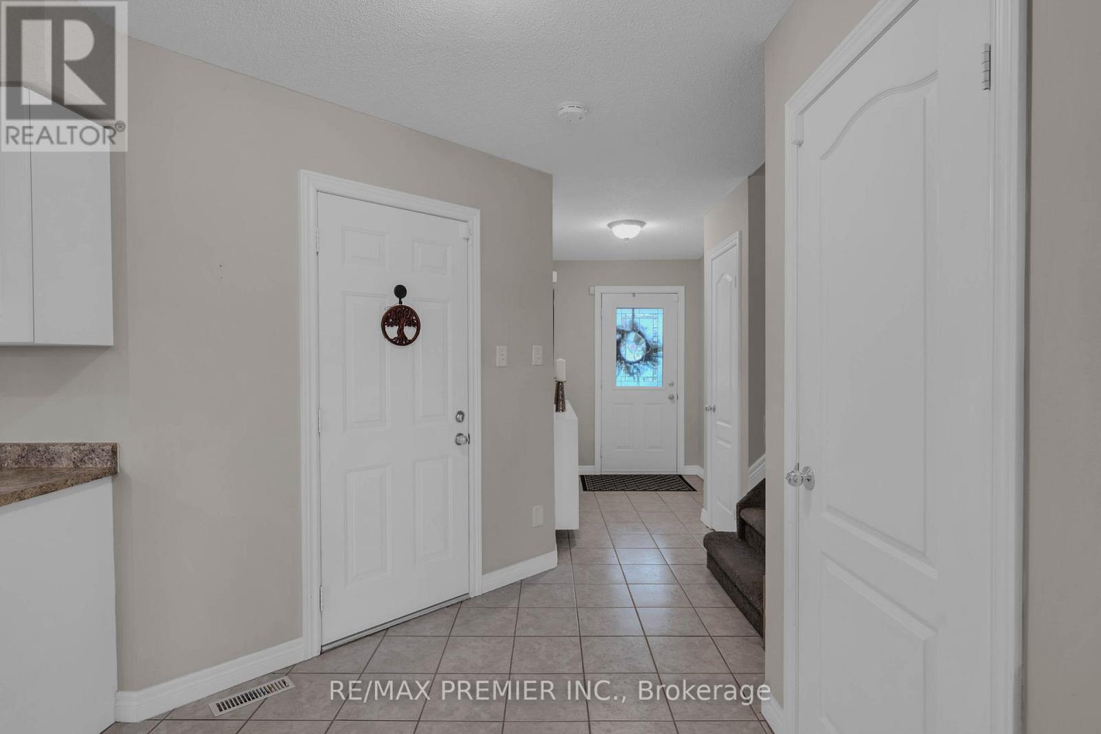 435 SIMCOE STREET - 17