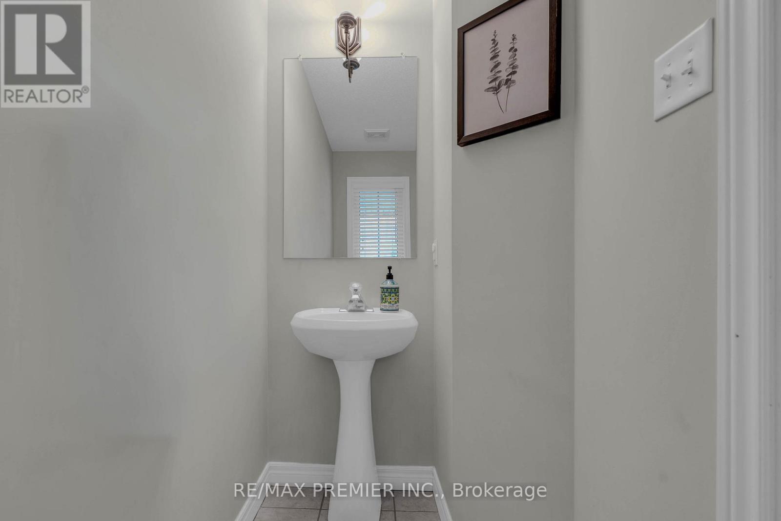 435 SIMCOE STREET - 19