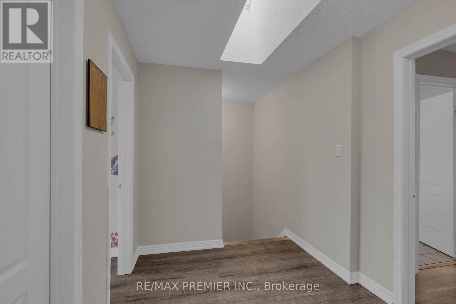 435 SIMCOE STREET - 21