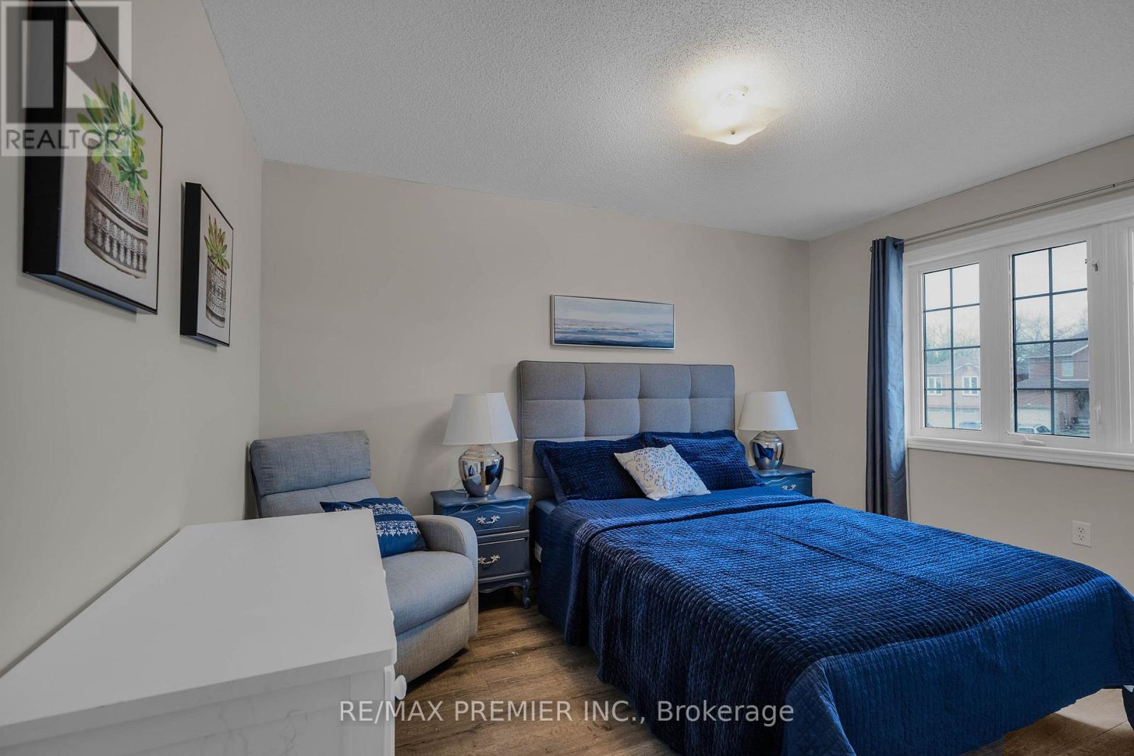 435 SIMCOE STREET - 28