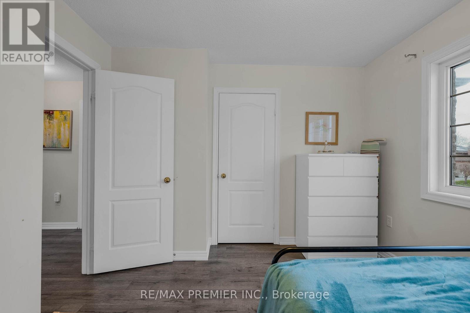 435 SIMCOE STREET - 32