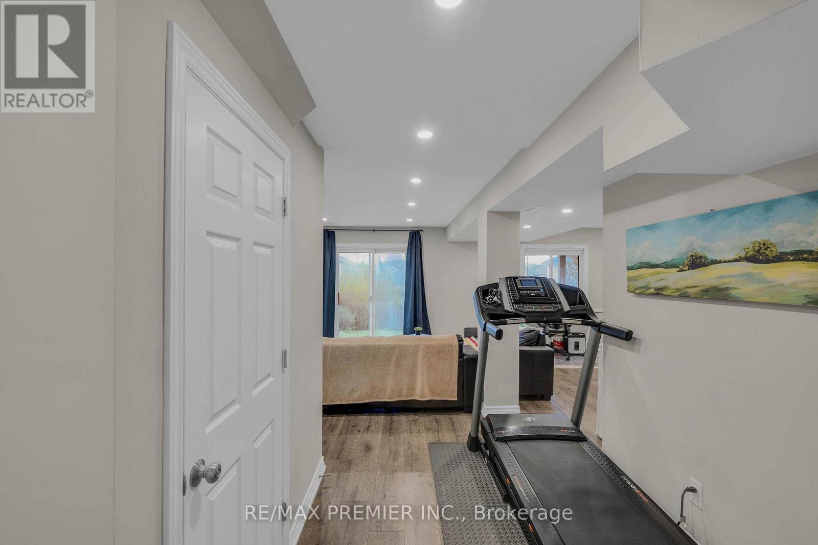 435 SIMCOE STREET - 35