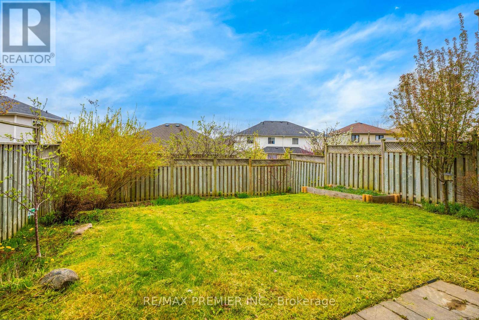 435 SIMCOE STREET - 47
