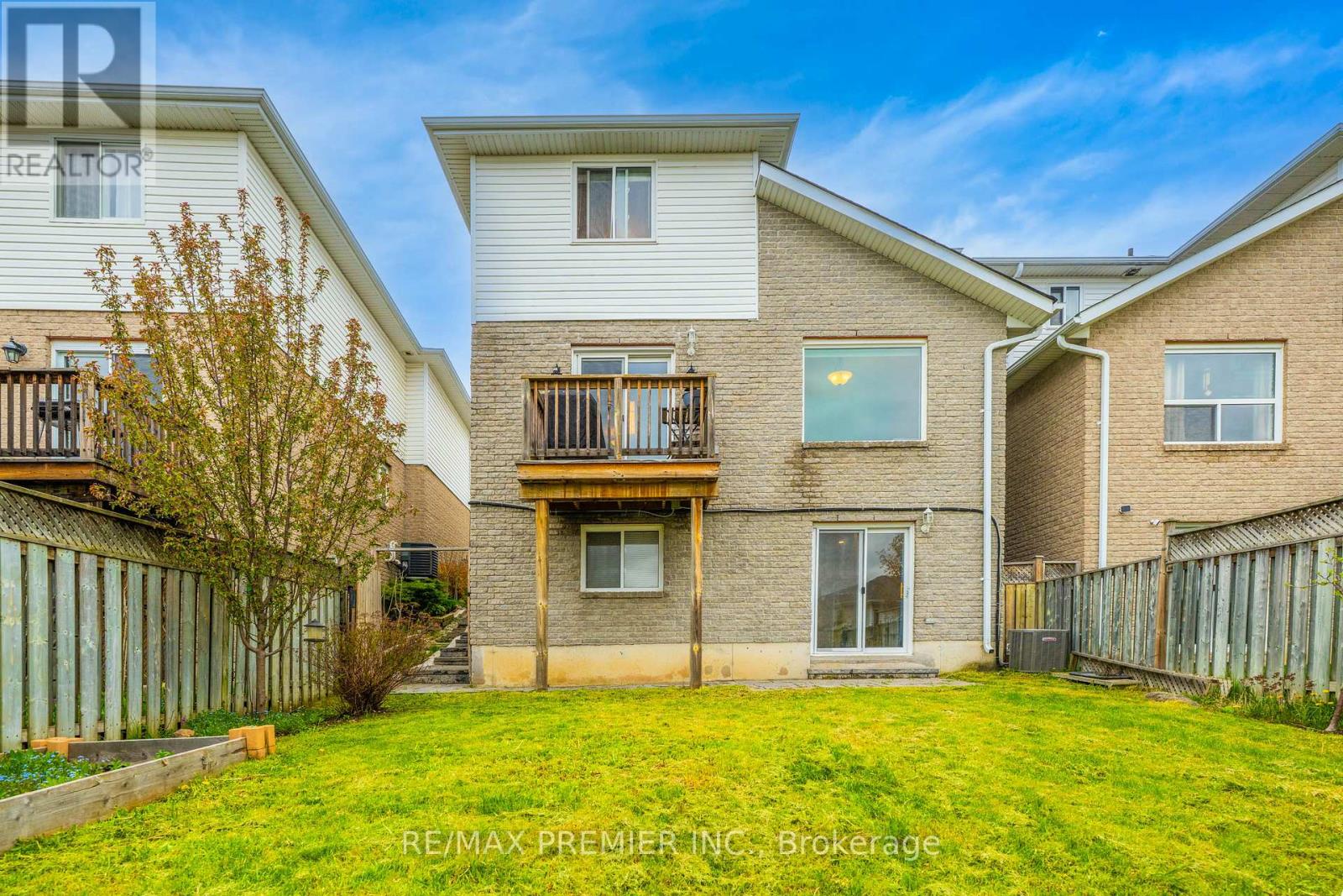 435 SIMCOE STREET - 48