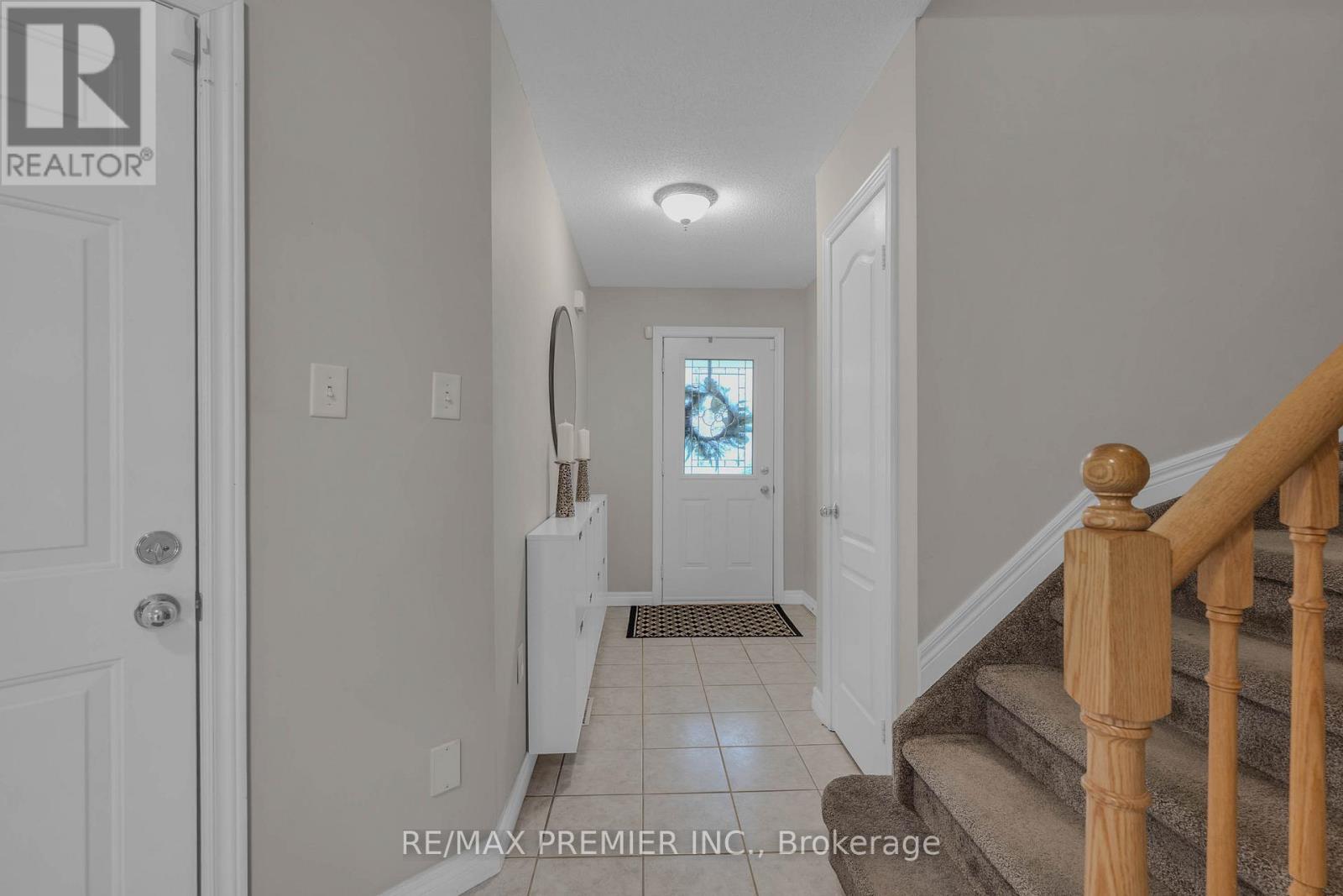 435 SIMCOE STREET - 5