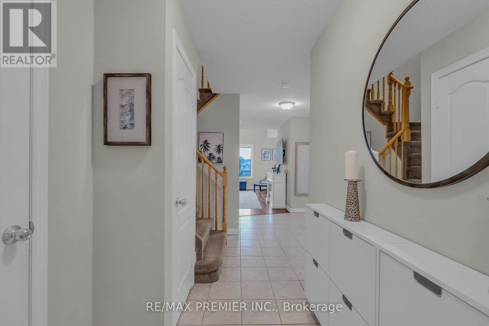 435 SIMCOE STREET - 6