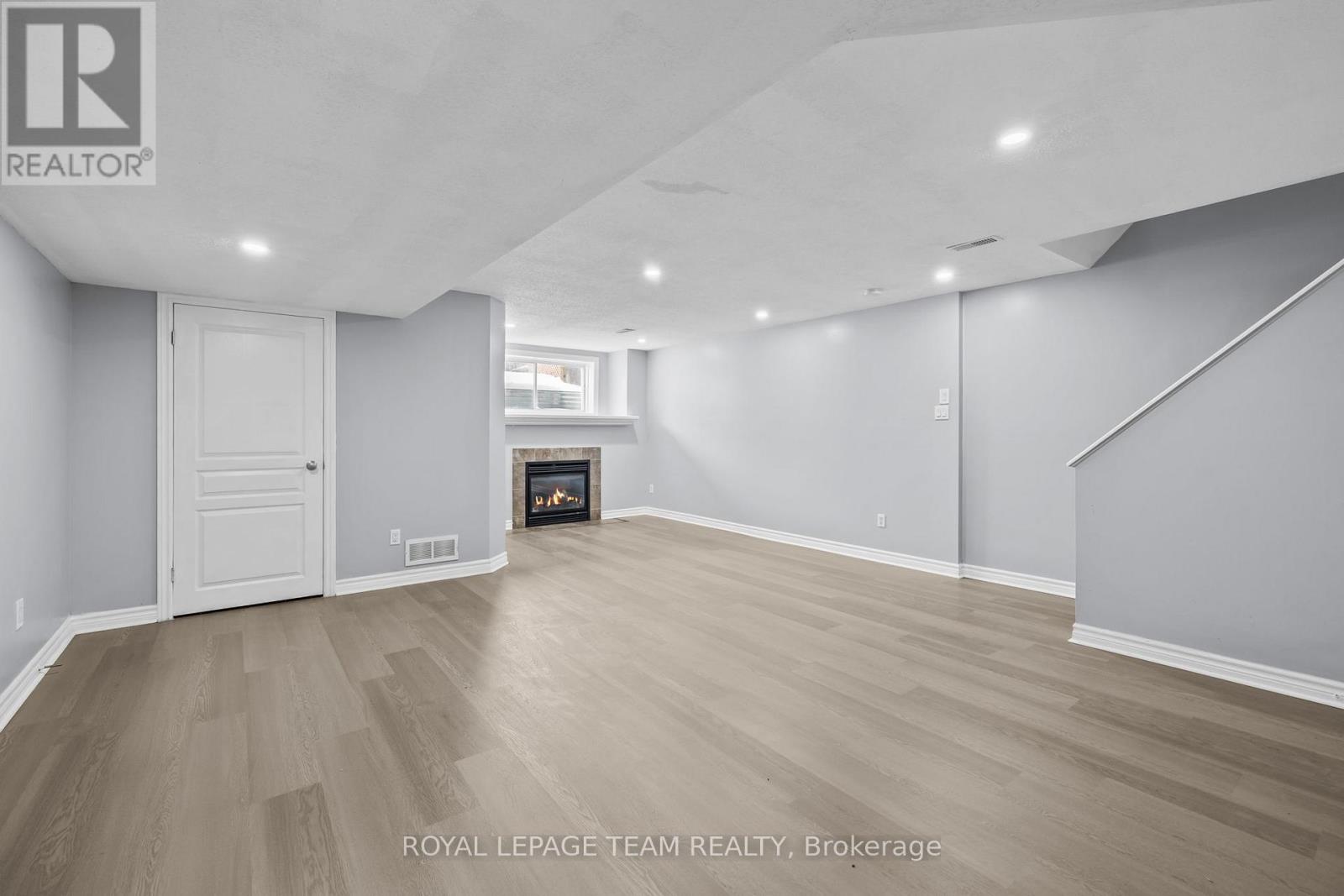 3 Bed, 3 Bath House for Sale in Ottawa – 943 KLONDIKE ROAD, Ottawa – MLS# X13450490 - Image 16