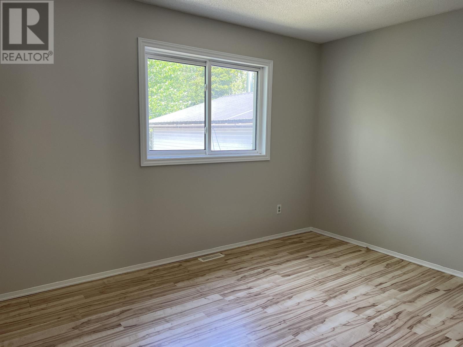 62 HEMLO DR - 12