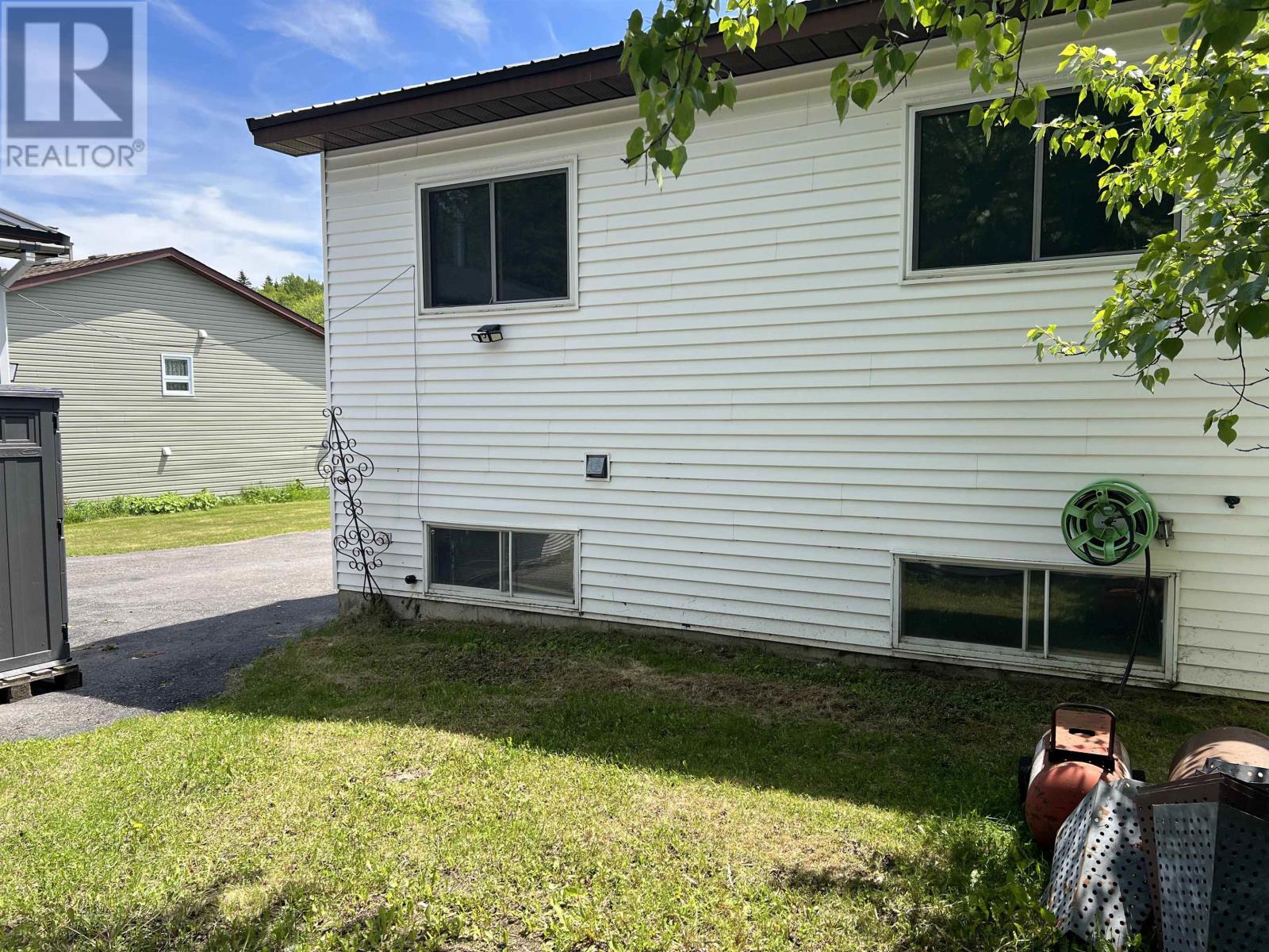 62 HEMLO DR - 38