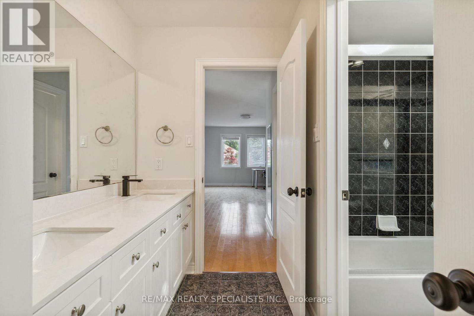5397 ROANOKE COURT - Image 30