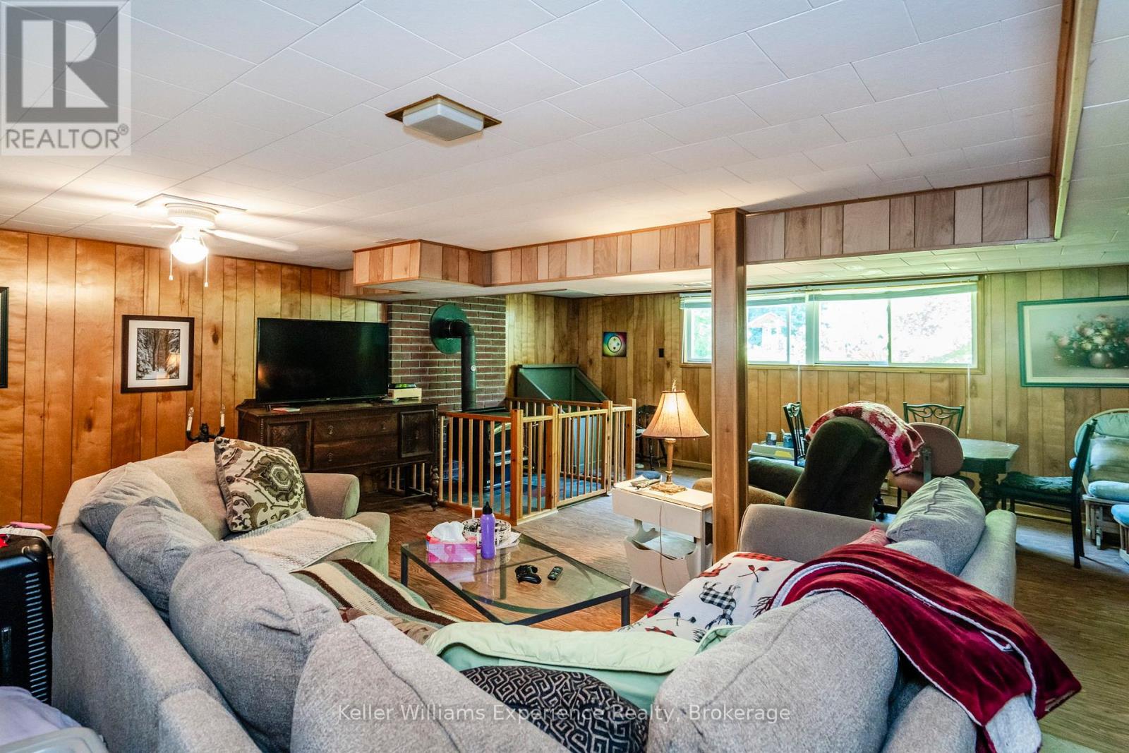 63 LORNE AVENUE - 13