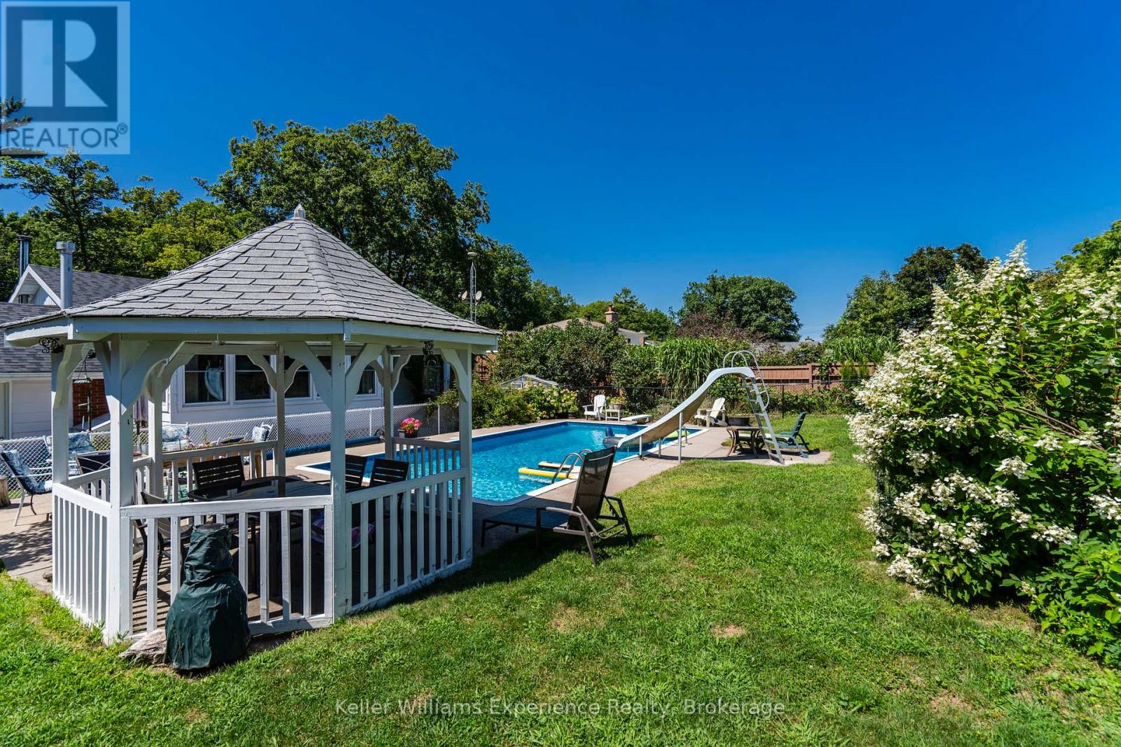 63 LORNE AVENUE - 17