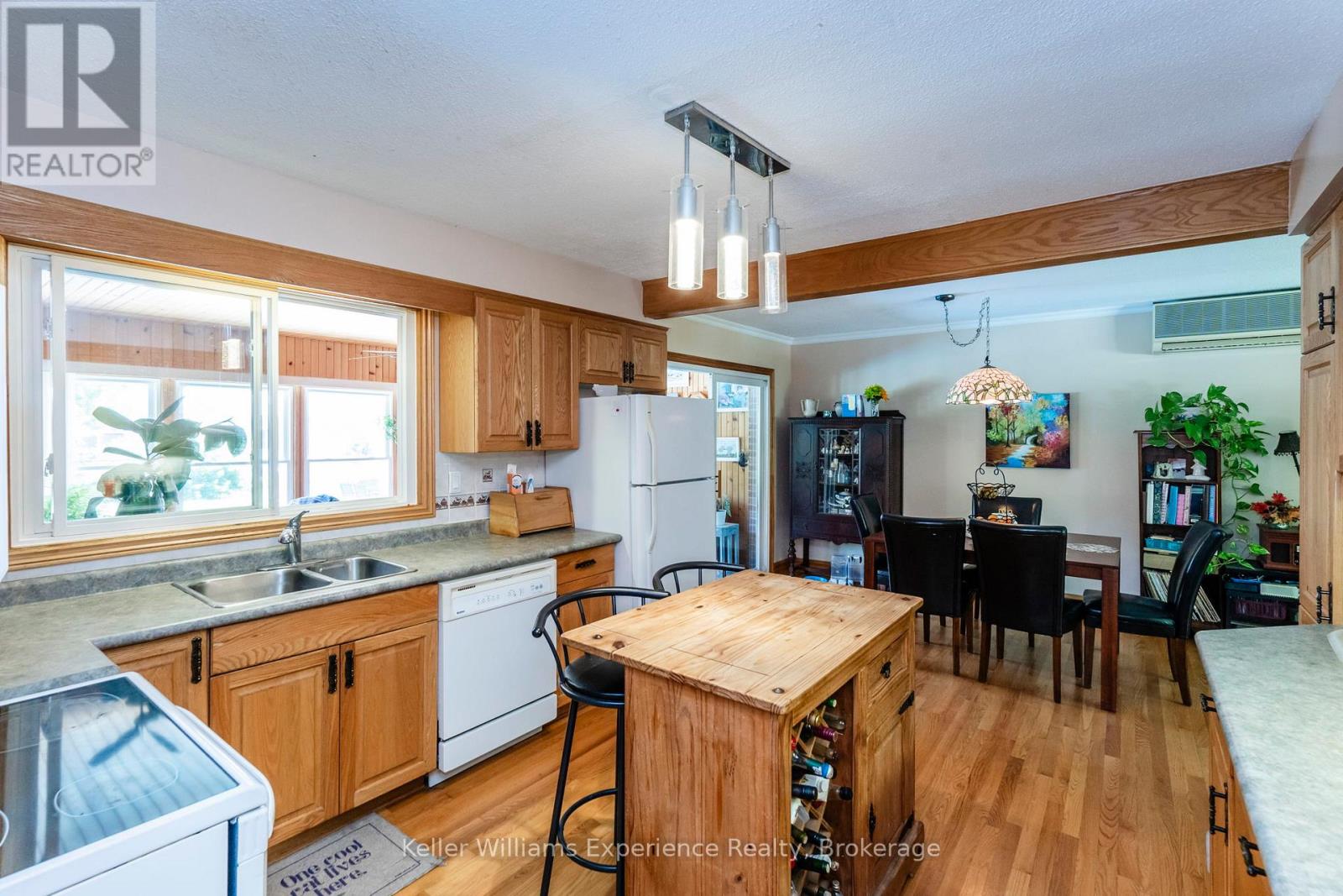 63 LORNE AVENUE - 5