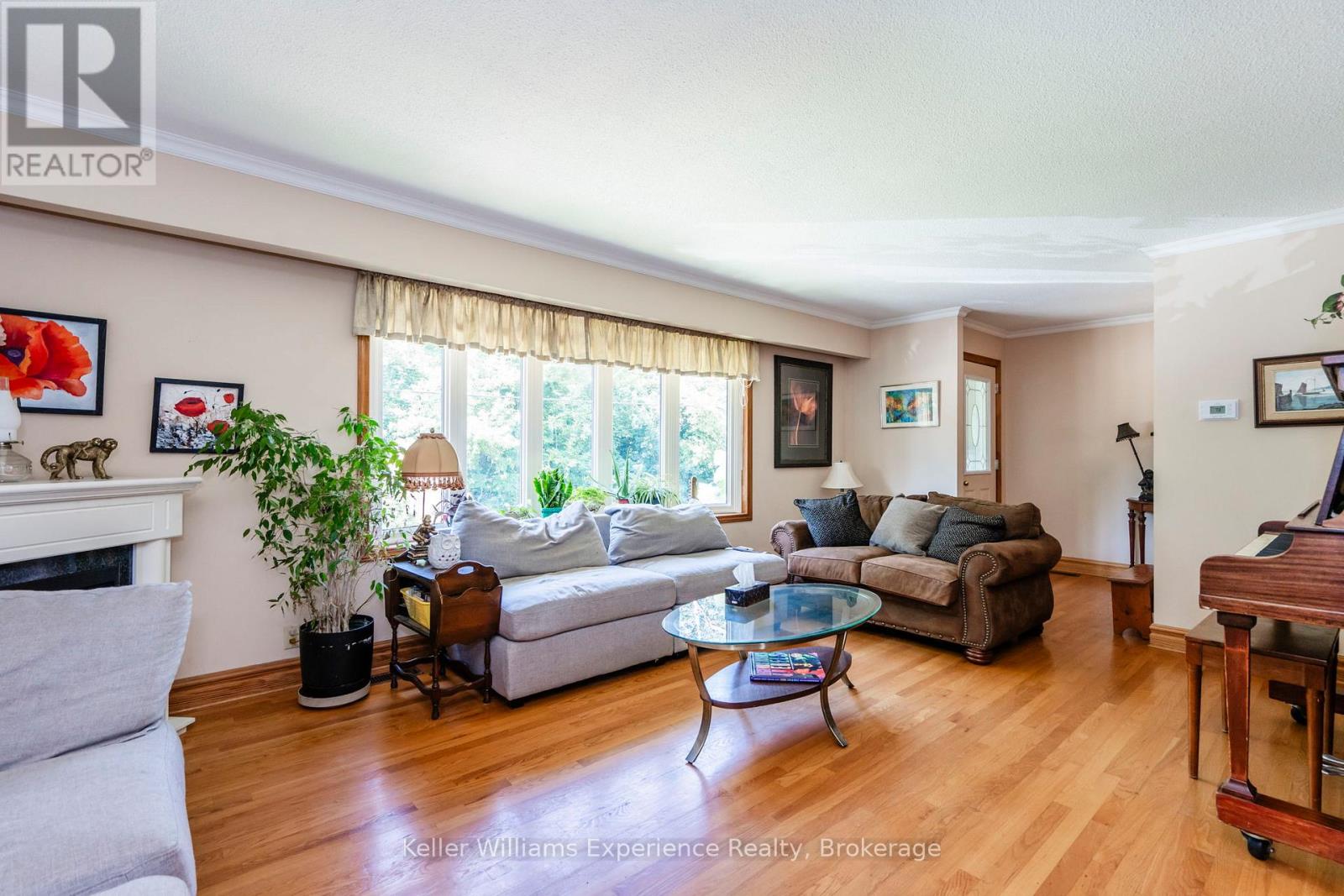 63 LORNE AVENUE - 9