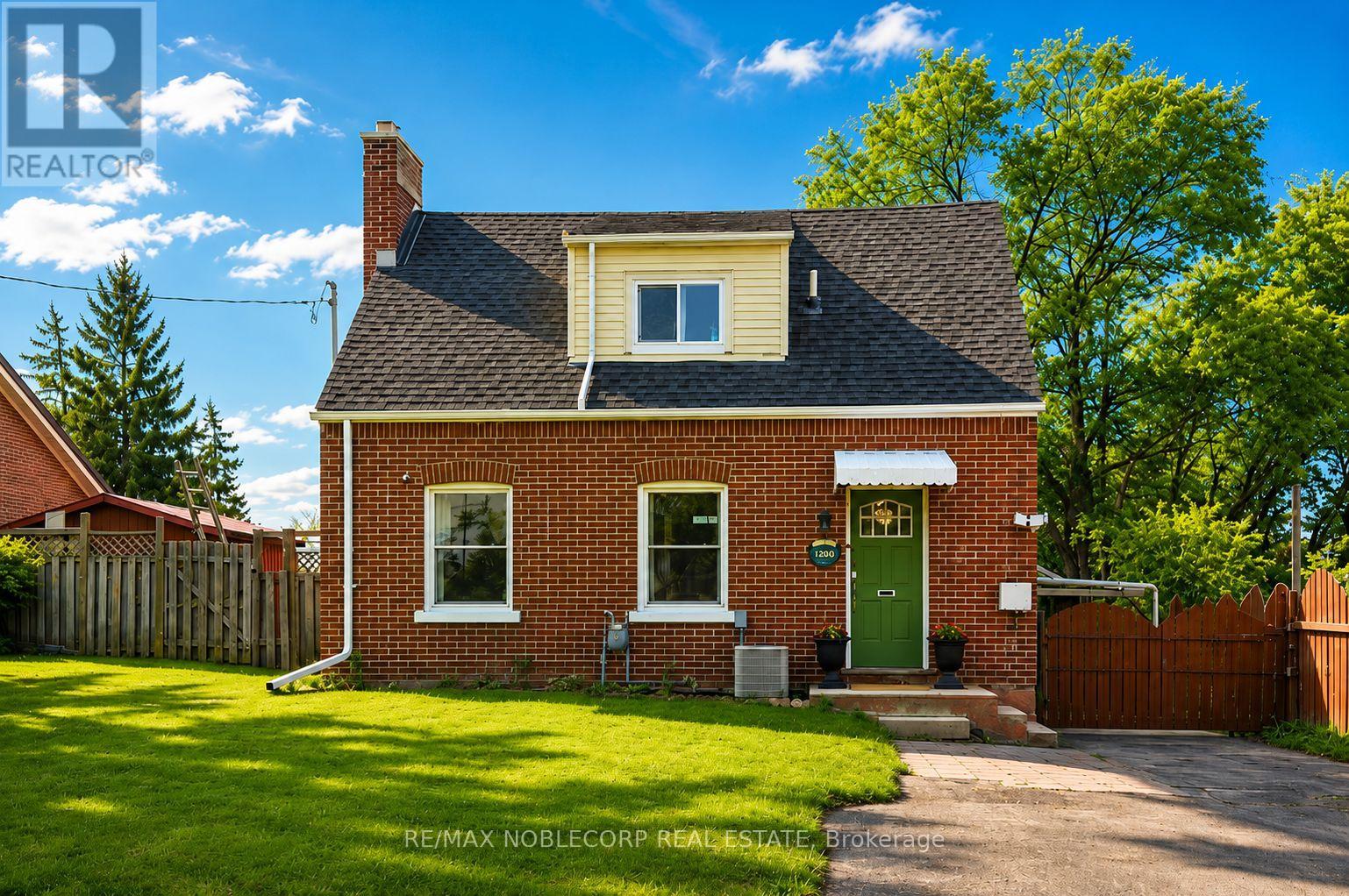 1790 KING STREET E - 1