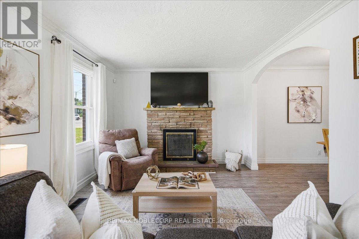 1790 KING STREET E - 12
