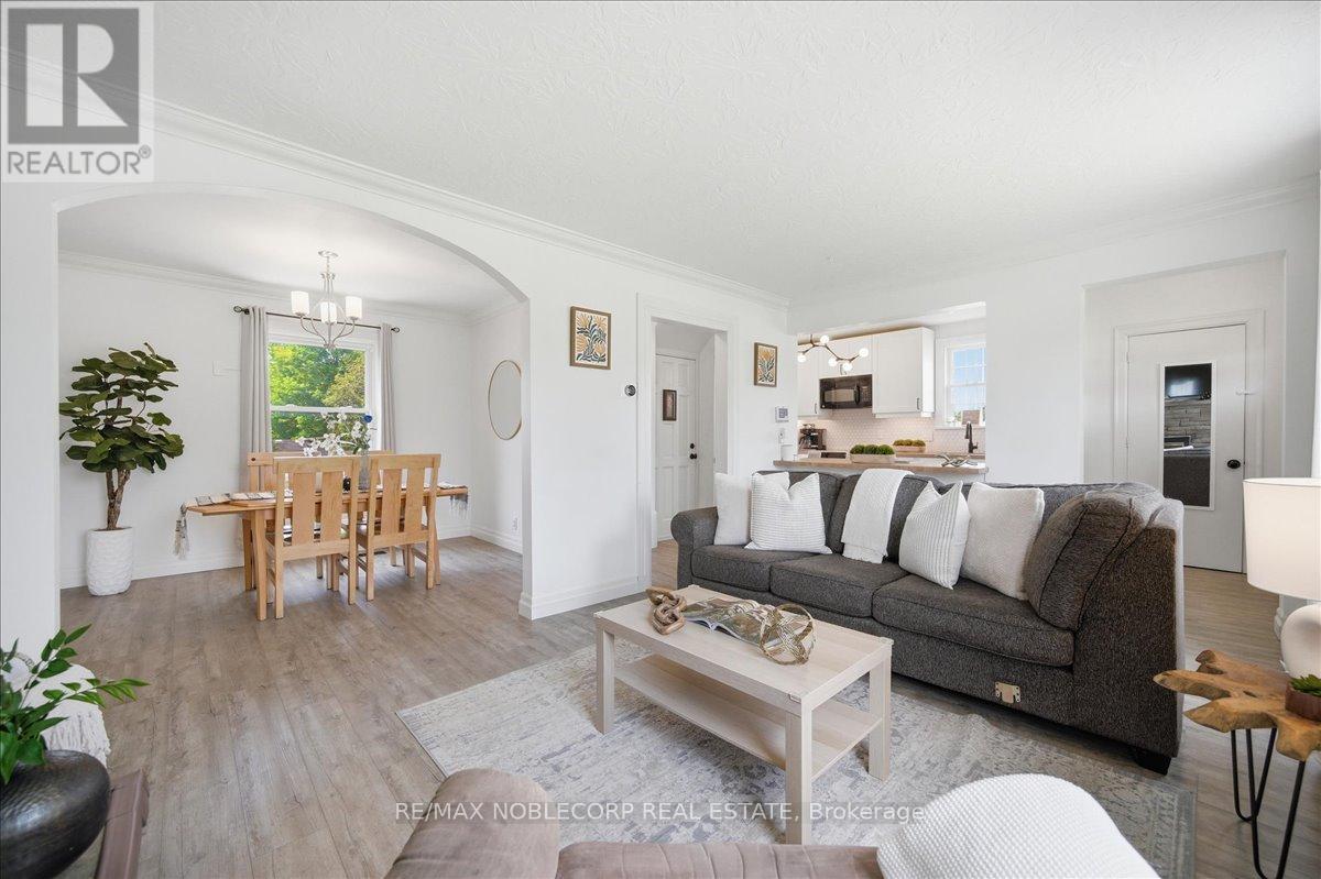 1790 KING STREET E - 15