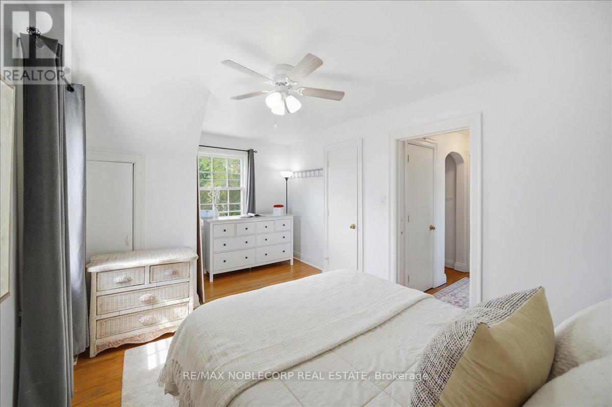1790 KING STREET E - 21