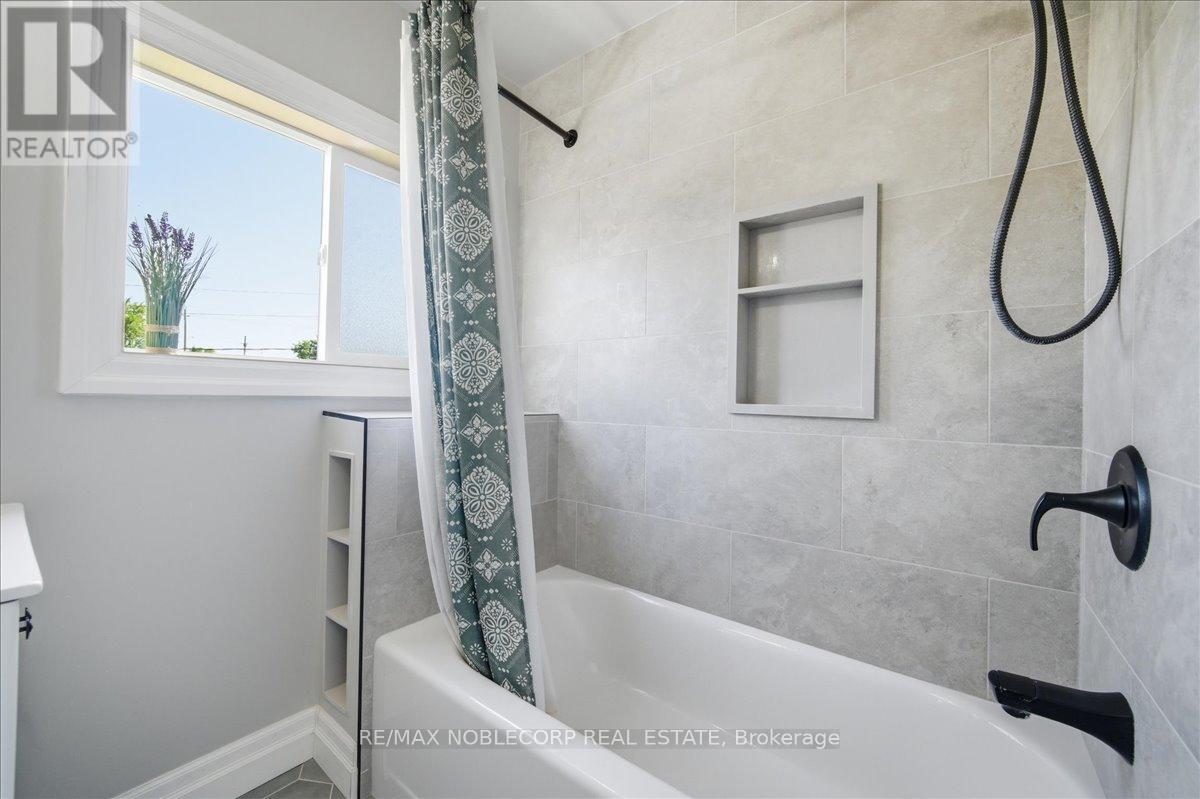 1790 KING STREET E - 25