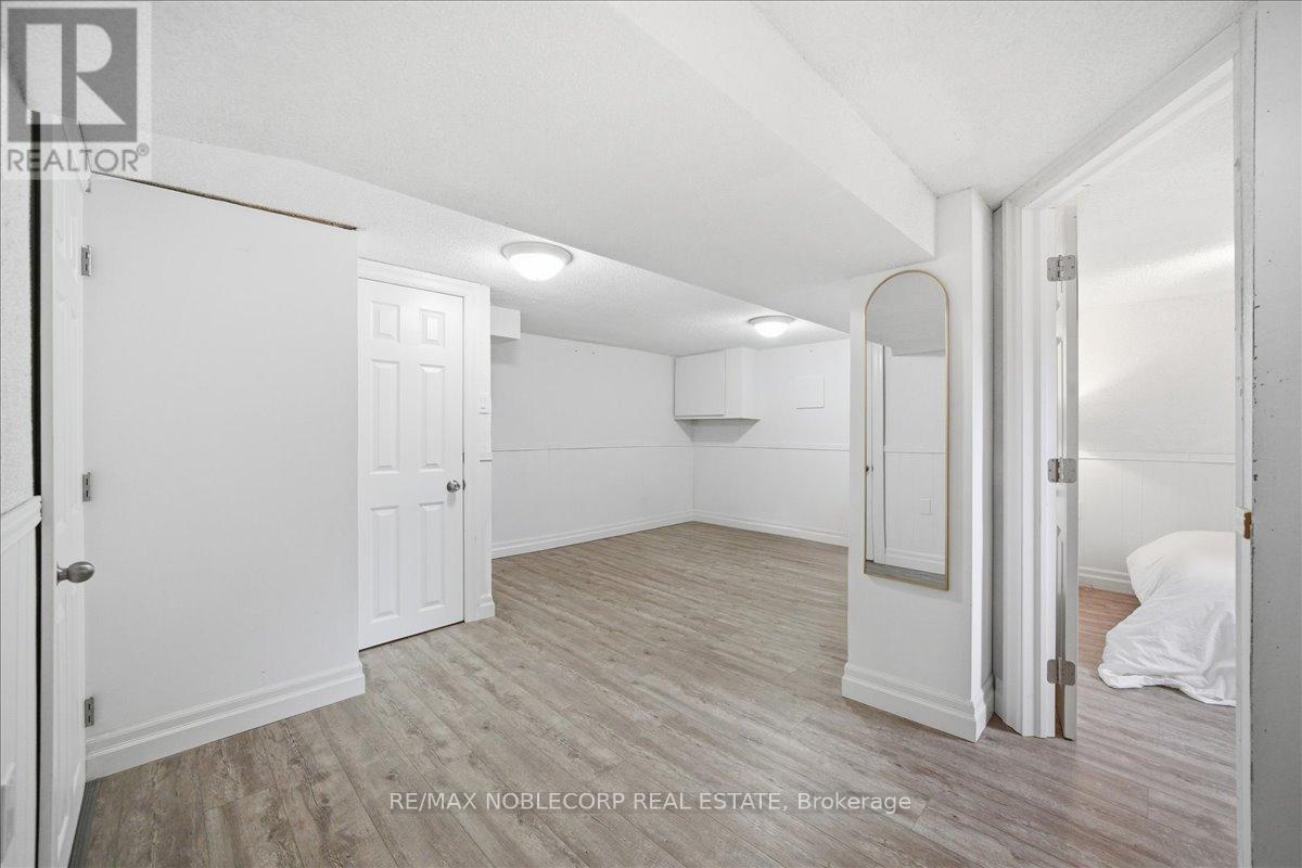 1790 KING STREET E - 26