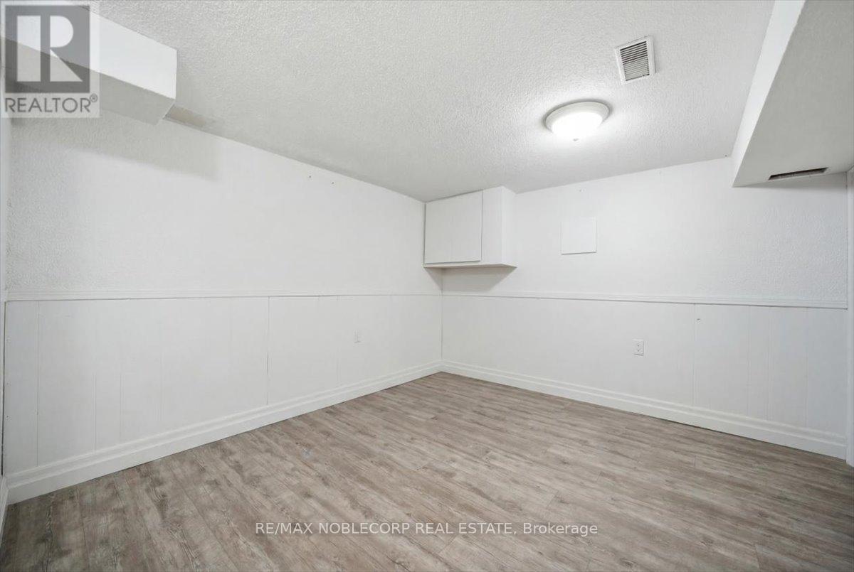 1790 KING STREET E - 27