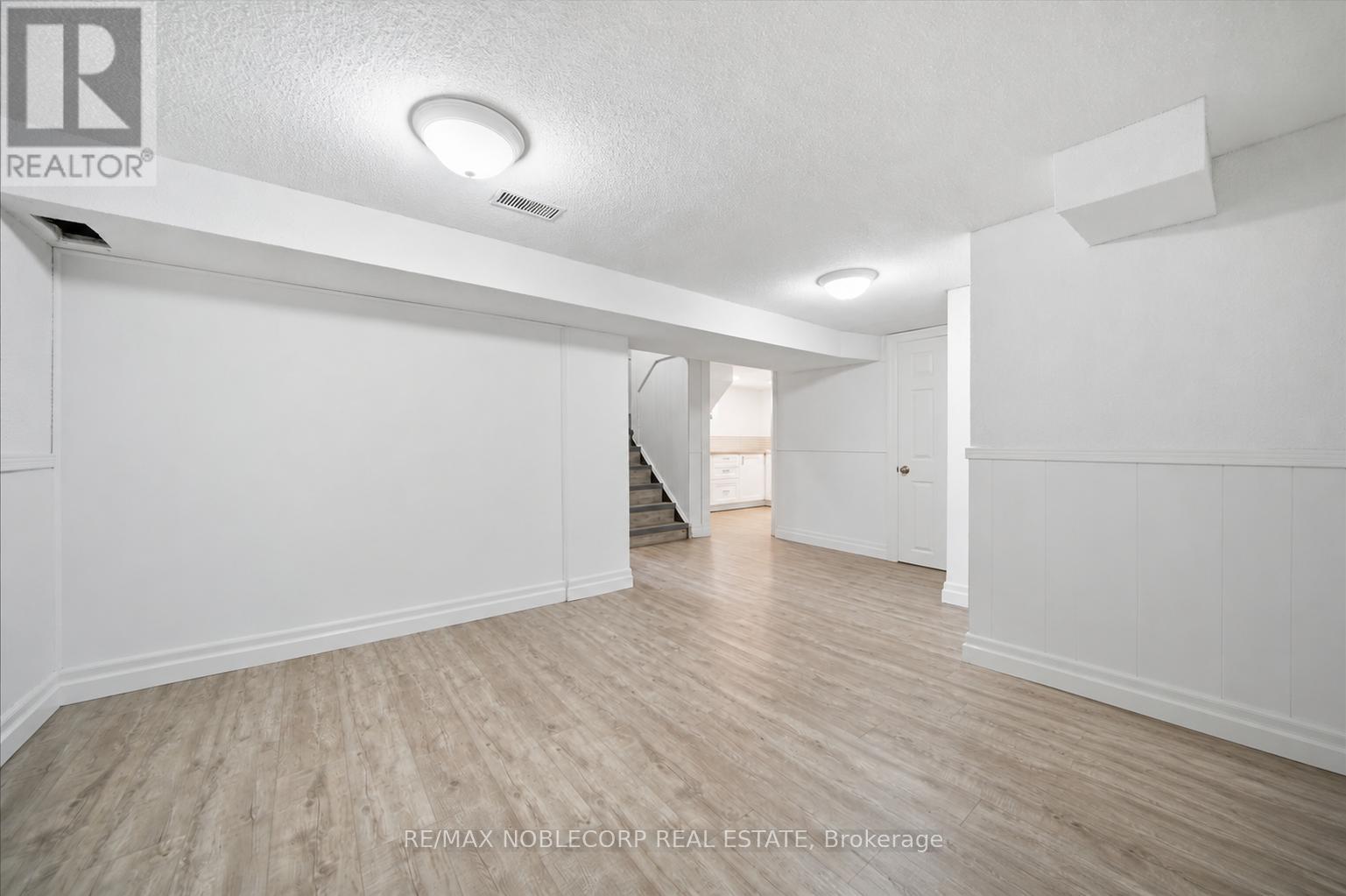1790 KING STREET E - 28