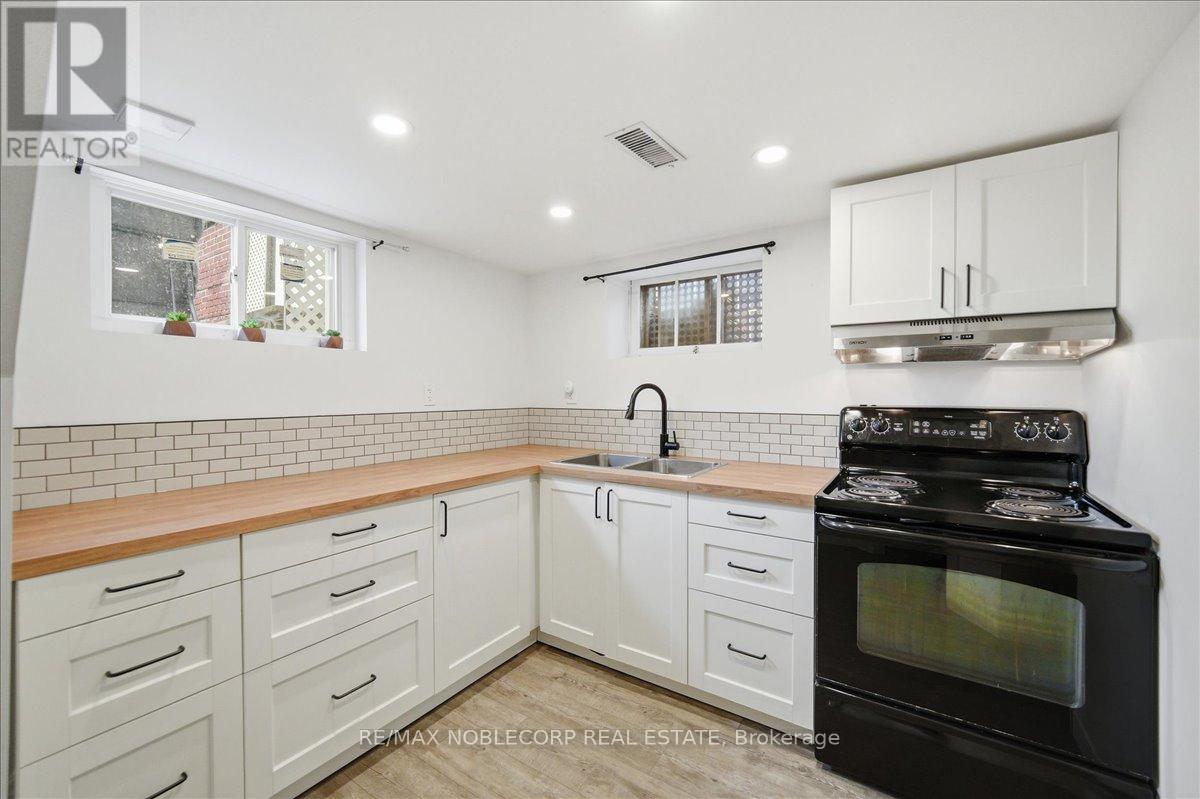 1790 KING STREET E - 30