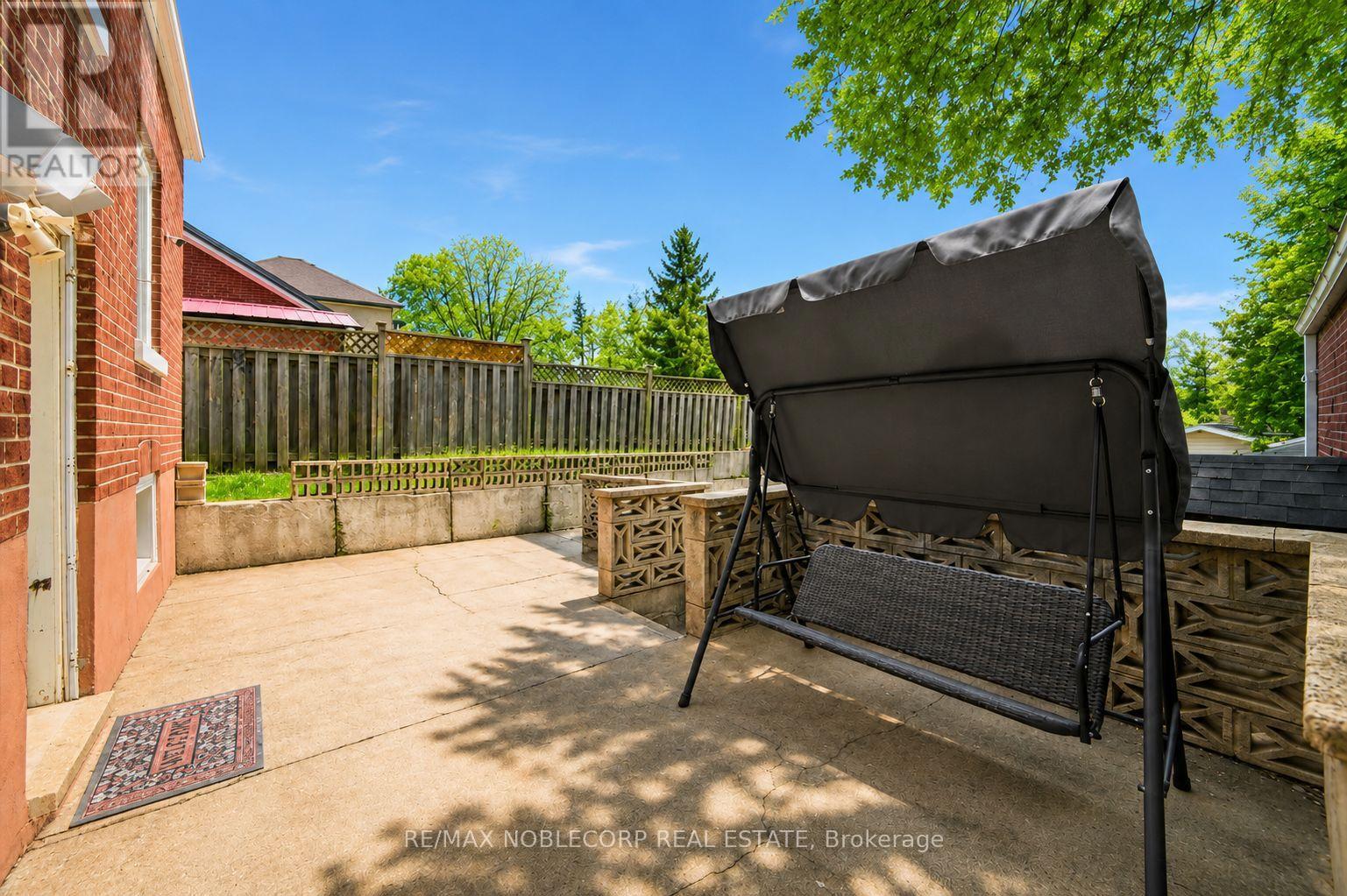 1790 KING STREET E - 33