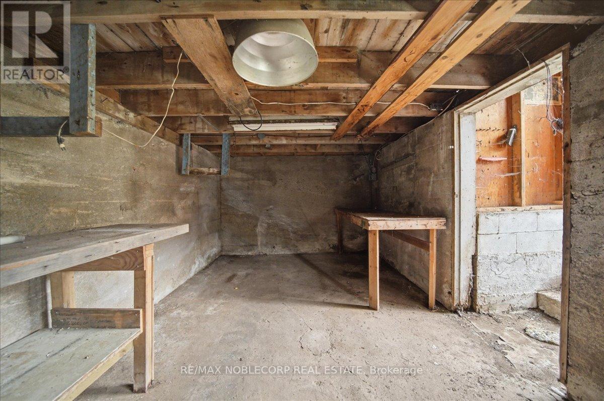 1790 KING STREET E - 38