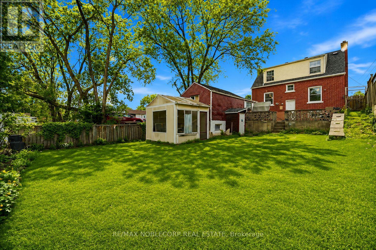 1790 KING STREET E - 39
