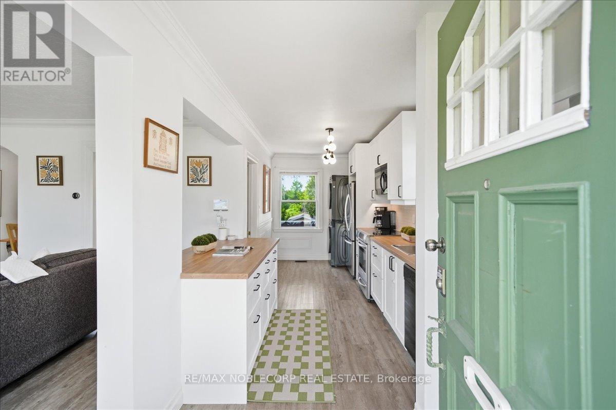 1790 KING STREET E - 4