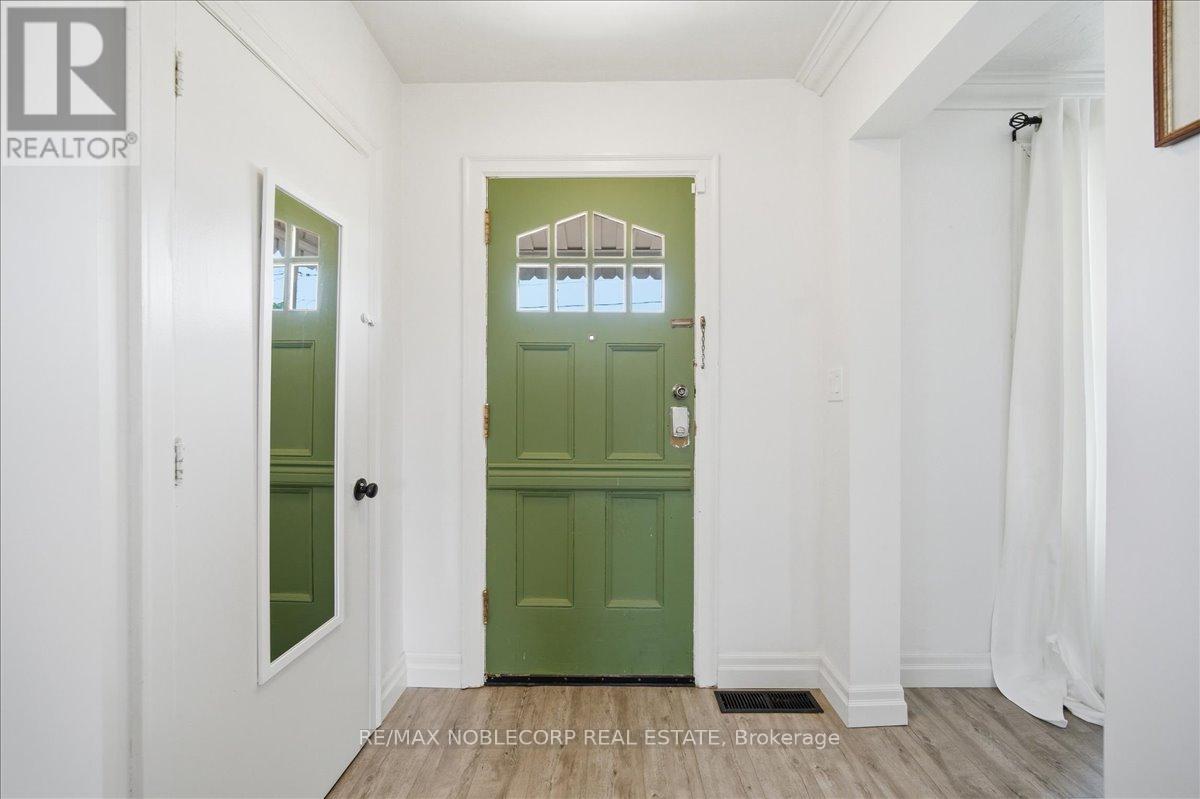 1790 KING STREET E - 5