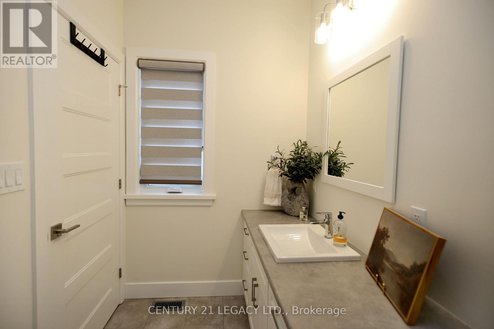 675 WINCHESTER AVENUE S - 13