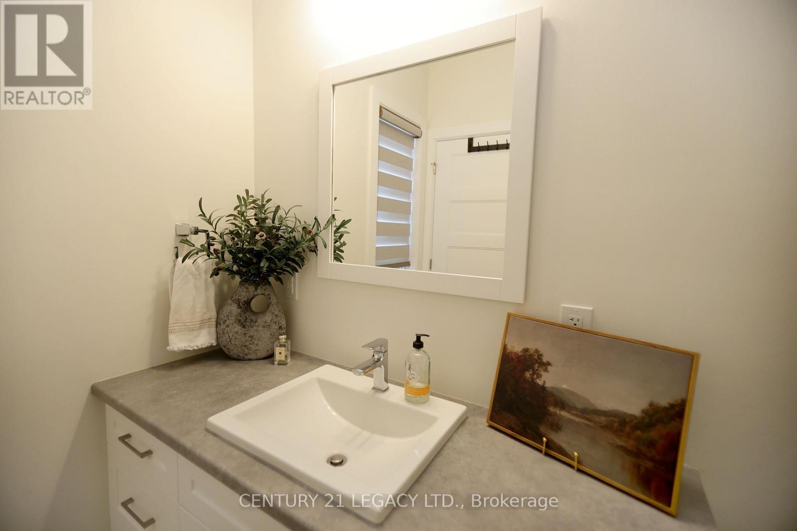 675 WINCHESTER AVENUE S - 14