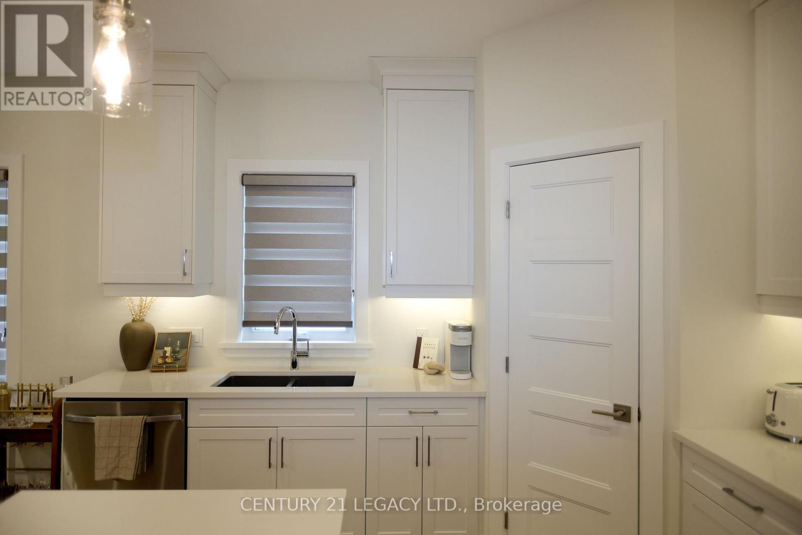 675 WINCHESTER AVENUE S - 7