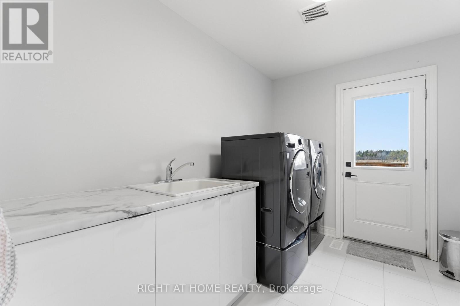 901 GORHAM ROAD - 12