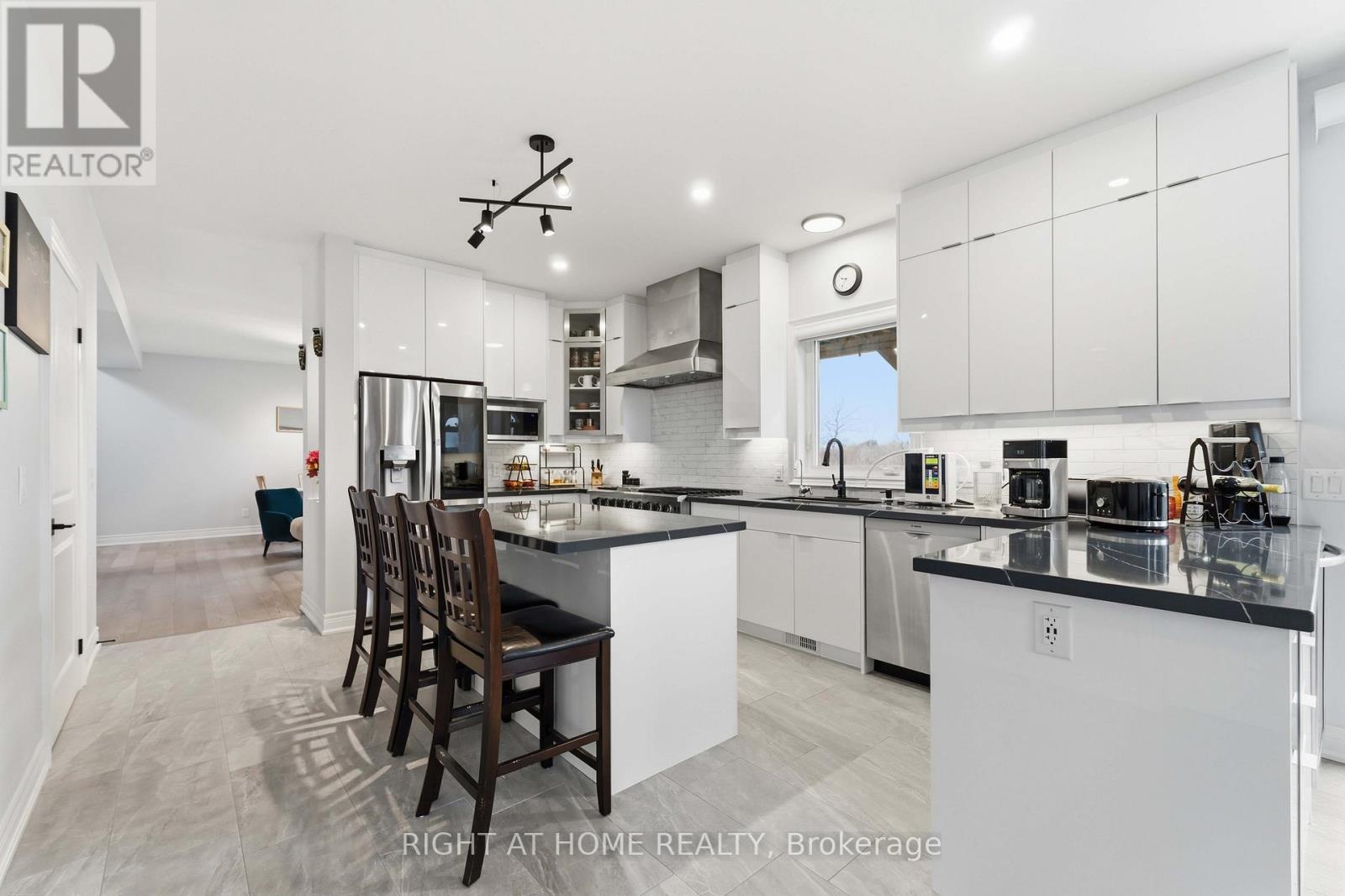 901 GORHAM ROAD - 4