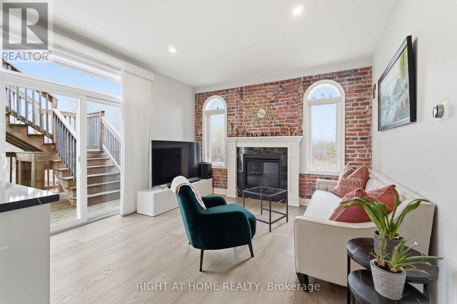 901 GORHAM ROAD - 8