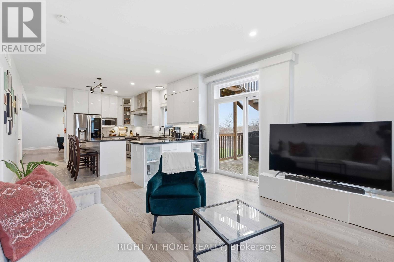 901 GORHAM ROAD - 9