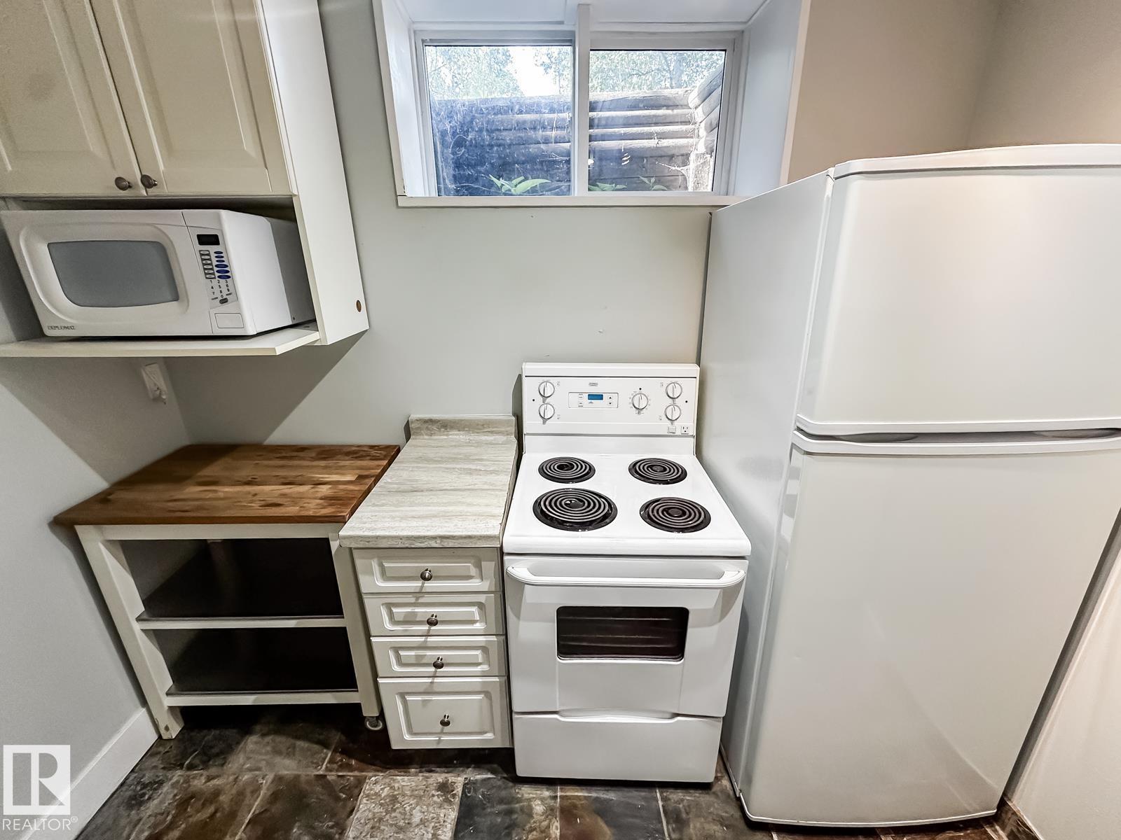9612 74 AV NW — photo 35